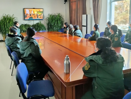 抚宁北收费站：以案为鉴 警钟长鸣——组织观看电视专题片《正风反腐就在身边》