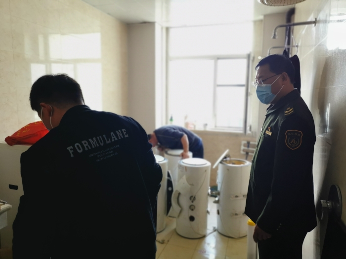 2021.2.20邢台南站对饮用水设备和热水器进行检测维护1 作者：李青芮