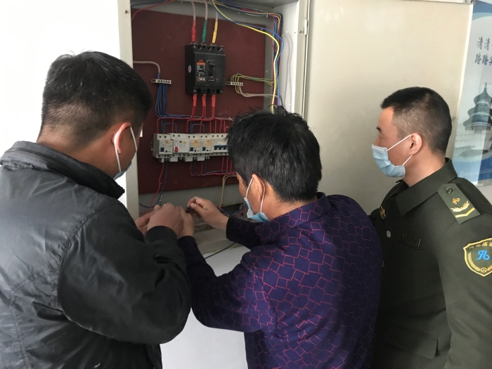 2021.2.22邯郸所及时启动应急预案全力抢修河沙镇站供电系统，作者：康凯