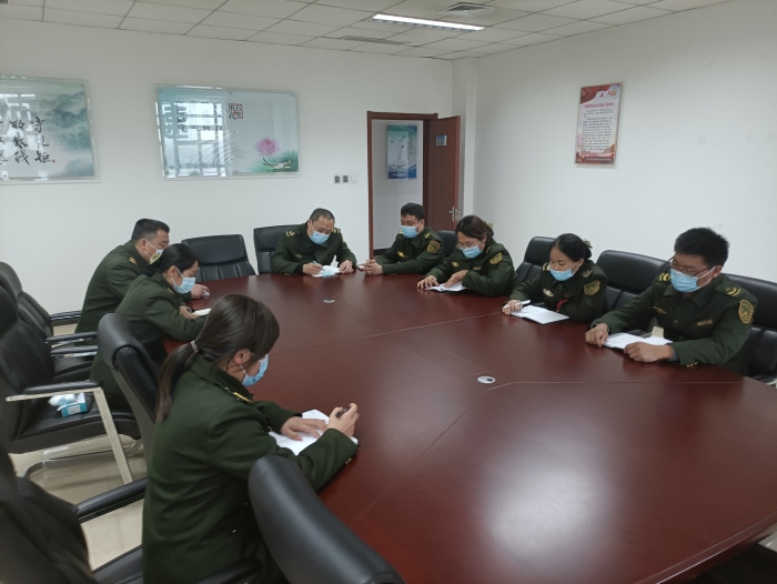 收费二班召开班务会，剖析不足反思如何改进工作