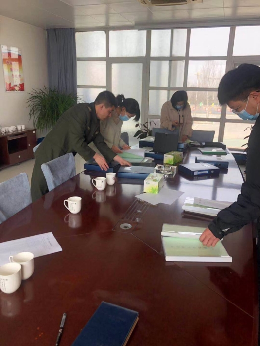 铺上工区人员到饶阳工区学习纪检资料