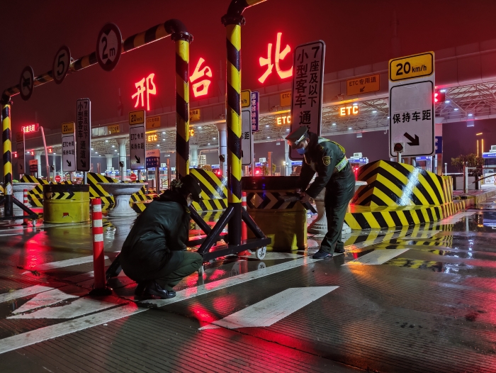 2021-4-2，邢台北站：清明节前  雨夜布置 ，作者：任莎莎 (1)