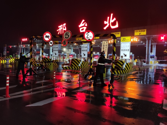 2021-4-2，邢台北站：清明节前  雨夜布置 ，作者：任莎莎 (2)