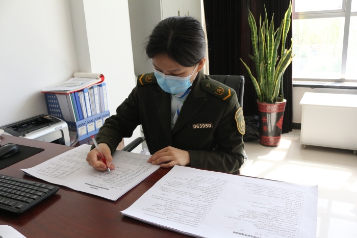 2021-4-14邺城站统计站区职工普法宣传试卷答题分数，作者：张晶玉