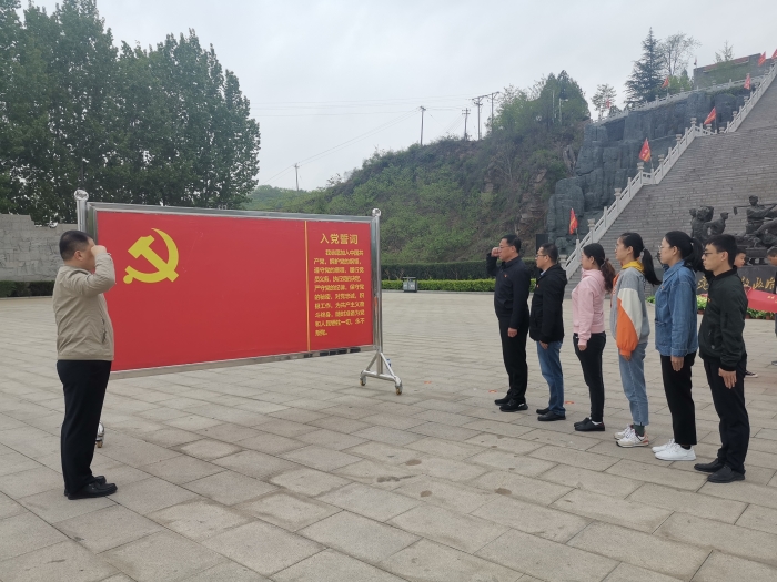 2020.4.25邢台南站参观抗大纪念馆2 作者：谷京丽