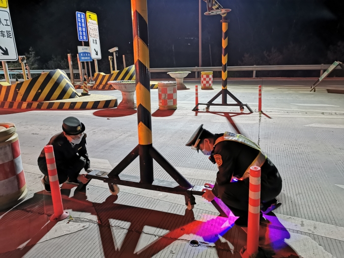 2021-5-1，邢台北站深夜布置，作者：周晓娟 (2)