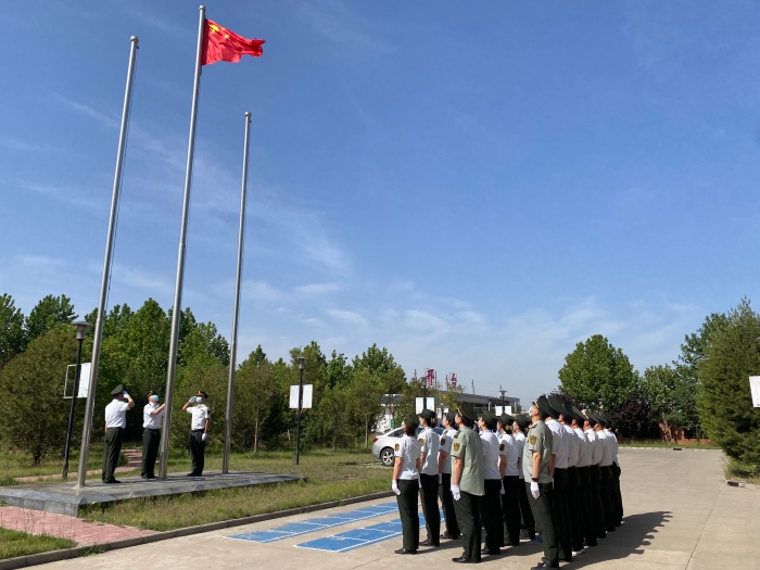 2021-5-25-邢台收费站-组织全体干部职工举行升国旗仪式（2）-邢台站 金铭 摄