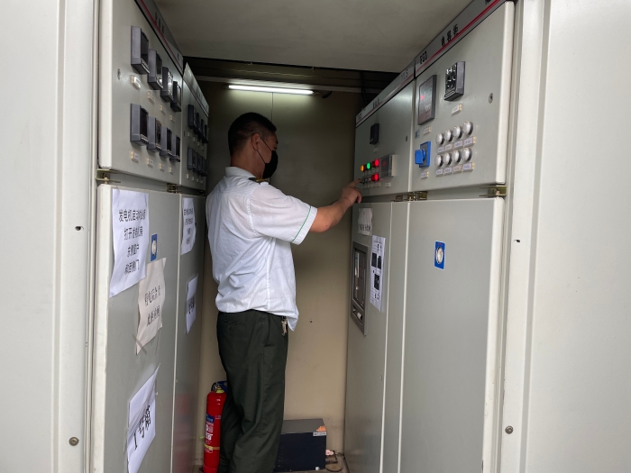 2021-7-28，邢台北站：抢修高压电路 恢复正常供电，作者：李墨涵 (4)