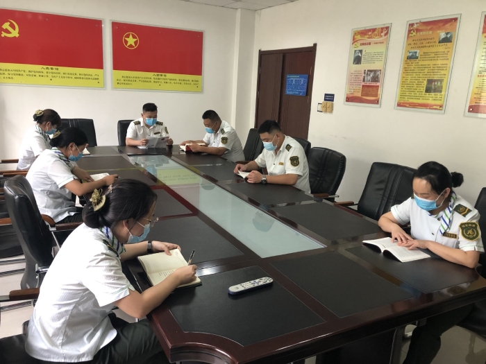 C:\Users\郭立坤\Desktop\大广分公司铺上站组织职工开展法律知识专题学习活动