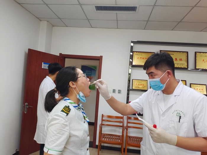 沙河站组织开展核酸检测1 摄影:刘丽军 沙河站组织开展核酸检测1 摄影:刘丽军