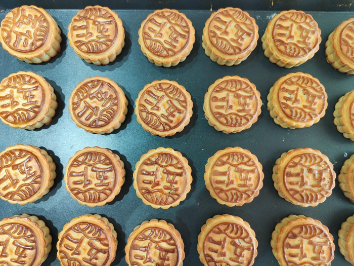 月饼赠亲友，佳节共团圆——燕赵驿行米兰广场烘焙坊中秋精品月饼礼盒抢先亮相2