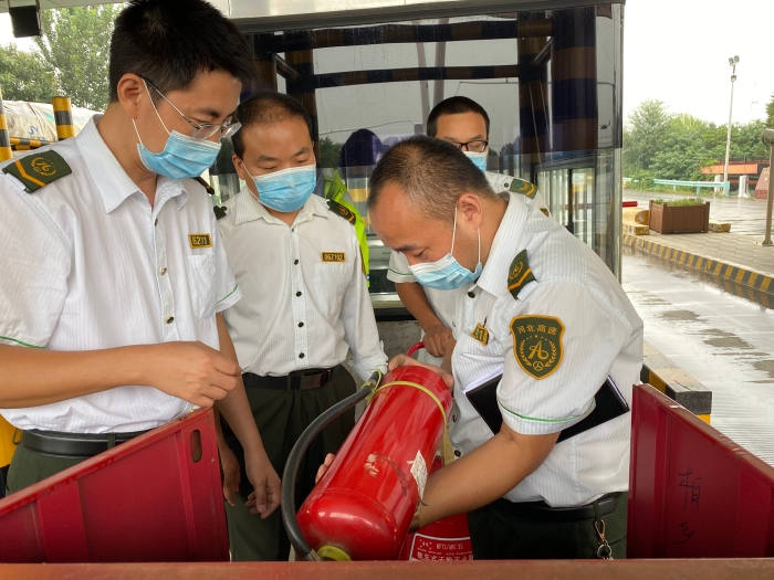 2021-9-18 柏乡站开展中秋节安全检查1，地点：收费广场，拍摄：高冰册