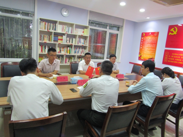 集团公司董事吴晓辉到大广分公司饶阳站调研指导工作 集团公司董事吴晓辉到大广分公司饶阳站调研指导工作