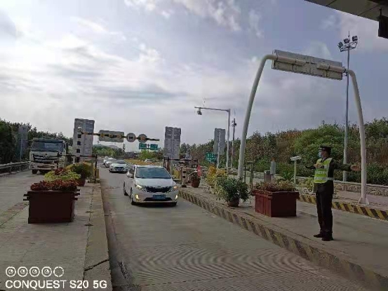 抚宁北收费站：国庆我在岗，服务不打烊
