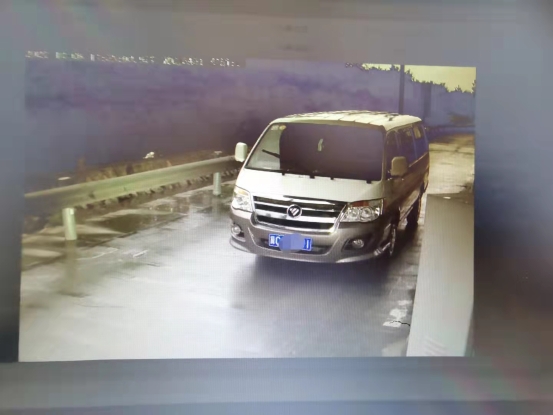 抚宁北收费站：免费不免责，追缴通行费