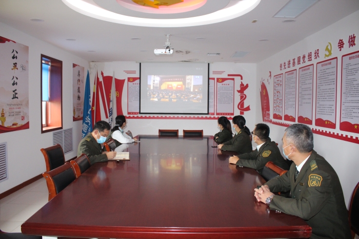 邯郸站组织职工观看纪念辛亥革命110周年大会