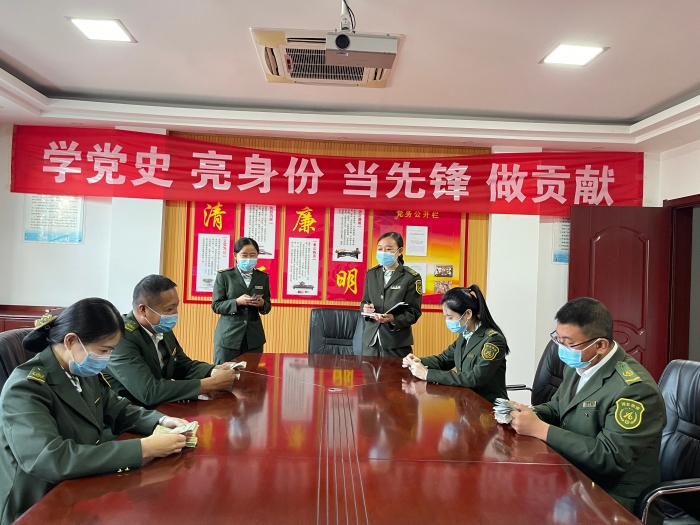 C:\Users\gyz\Pictures\尚村收费站积极开展业务技能之点钞比赛1