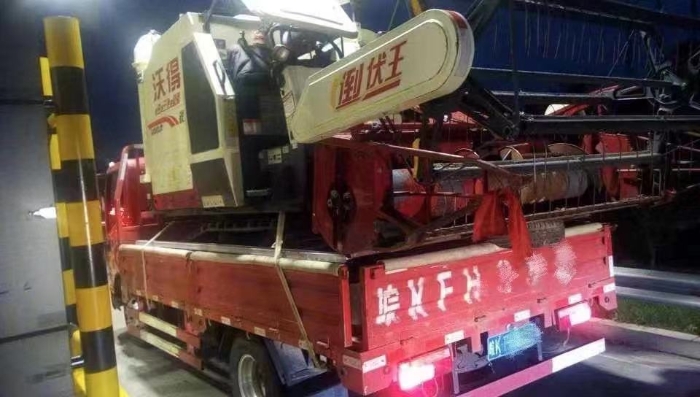 大麻森收费站堵漏增收 狠抓治逃 严查运输联合收割机车辆，追缴通行费554元