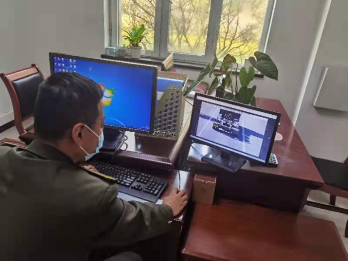 冀州南收费站细心核验甩挂车，严把收费关