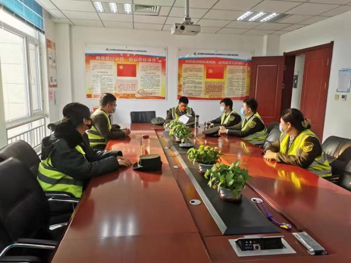 冀州西站：积极组织职工学习收费公路联网收费预约通行服务规程（试行）