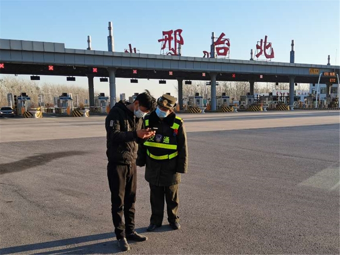 2021-12-6，邢台北站“三重”行动服务司乘，作者：李墨涵 (1)