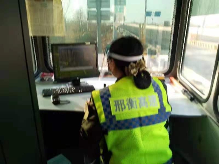 冀州南收费站“四加强”严把货车入口称重关2