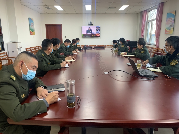 12月21日上午，沙河站组织部门（班组）负责人、二线人员参加分公司贯彻落实高速集团“三会”精神专题会  摄像：李晓妹