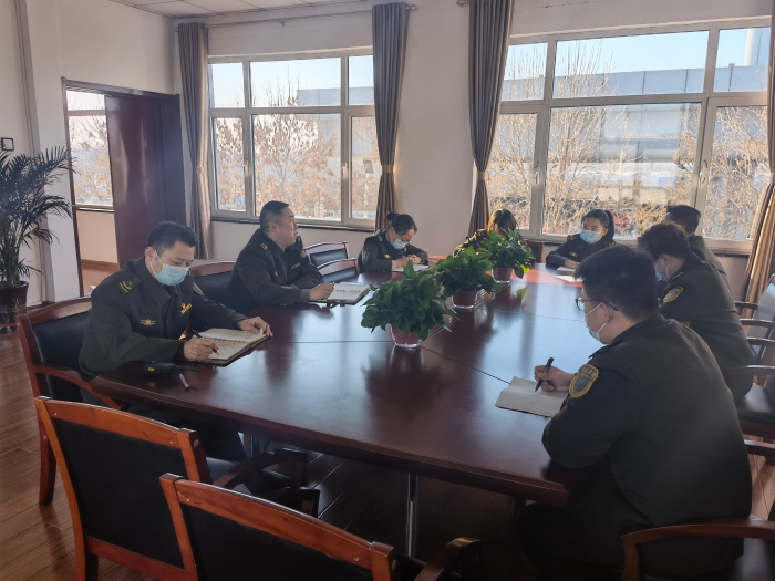 2021年12月27日，内丘收费站传达石安分公司工作例会会议精神