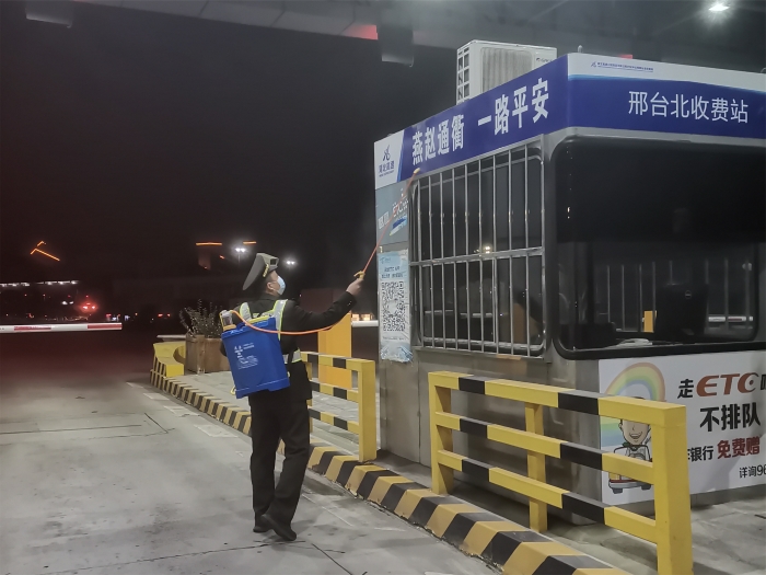 邢台北站：坚守工作一线 “老”班长显担当