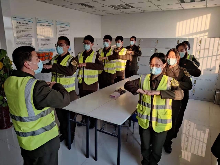 衡水西收费站组织开展业务知识培训