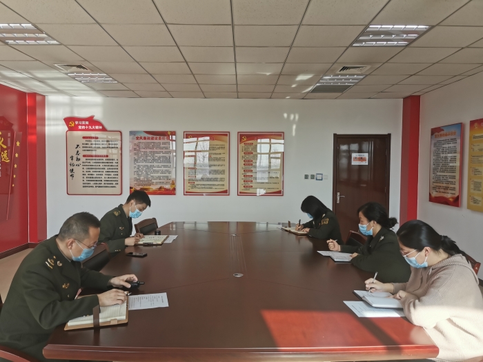 2022-1-17-邢台收费站-站领导组织科室负责人召开周例会部署近期重点工作-邢台站 李静平 摄