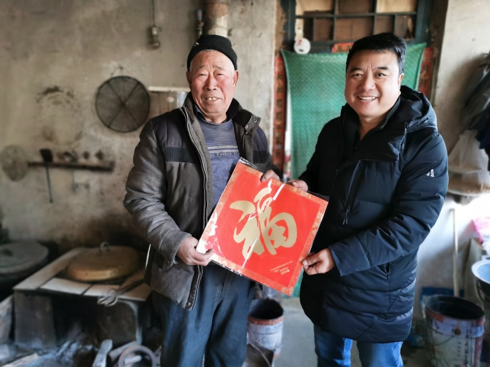 燕赵驿行有限公司驻尧舜口村工作队开展双福入户活动