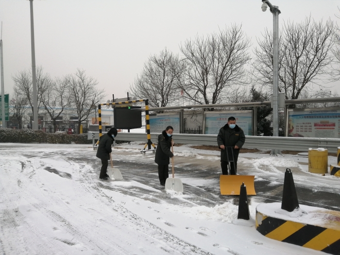 C:\Users\gyz\Pictures\除雪保畅通2