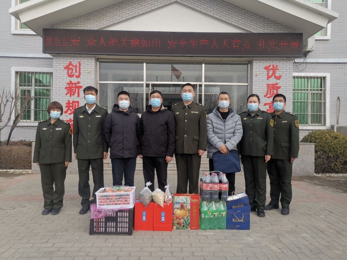 大广分公司副总经理李春入一行到固安收费站进行节前安全督导检查及慰问