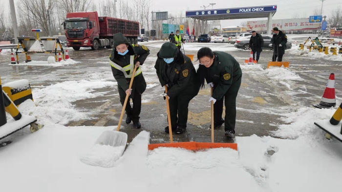 大广分公司任丘南站： 以雪为令 “快”字当头 打响除雪保畅站