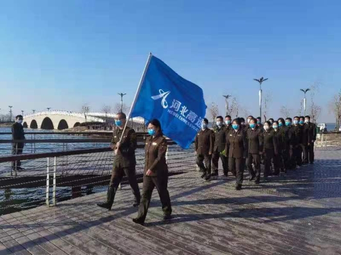 冀州南收费站组织职工开展健步走活动2 冀州南收费站组织职工开展健步走活动2