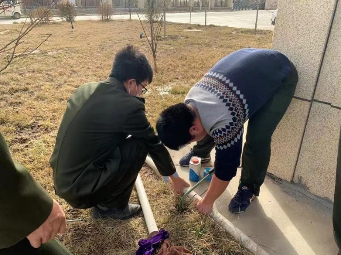 冀州西收费站认真组织站区春季绿化工作1 冀州西收费站认真组织站区春季绿化工作1