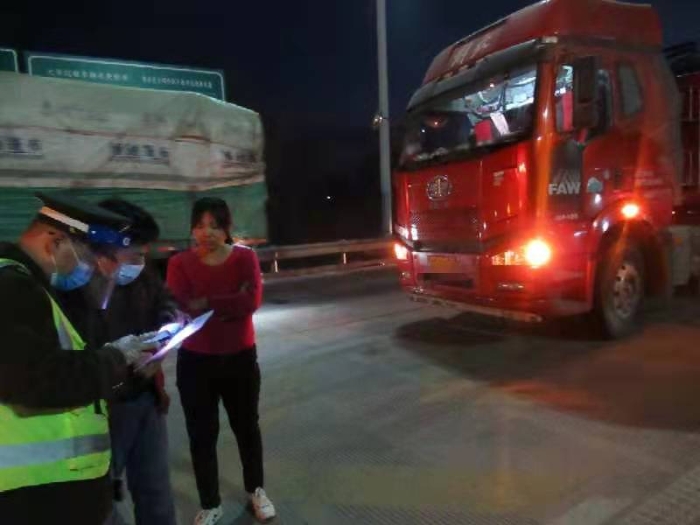 冀州南收费站持续用好补费平台，确保通行费“颗粒归仓”