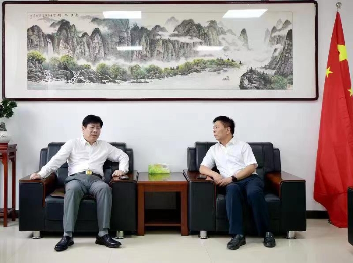 与刘志奇座谈