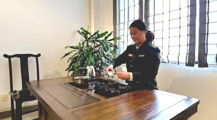 图片+置茶