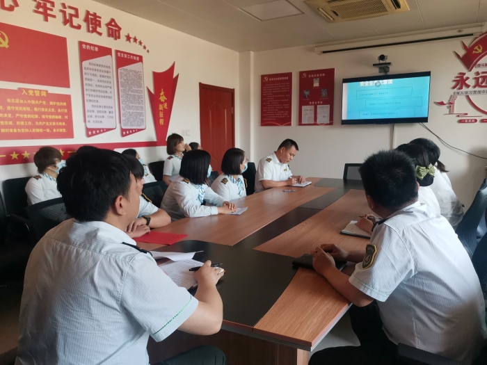 C:\Users\PC\Desktop\大广分公司霸州收费站：小课堂%20大提升%20安全生产知识在心中.jpg