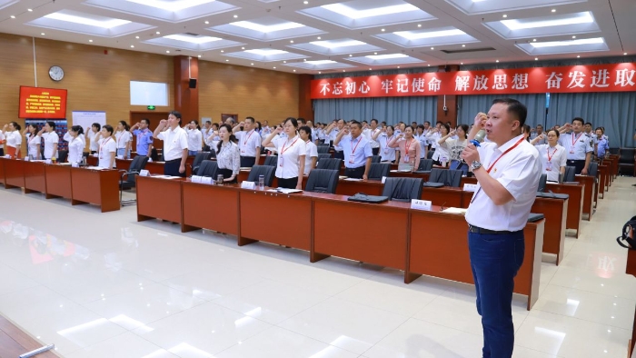 石安分公司举办“支部书记擂台赛”第一期专题辅导 (2)