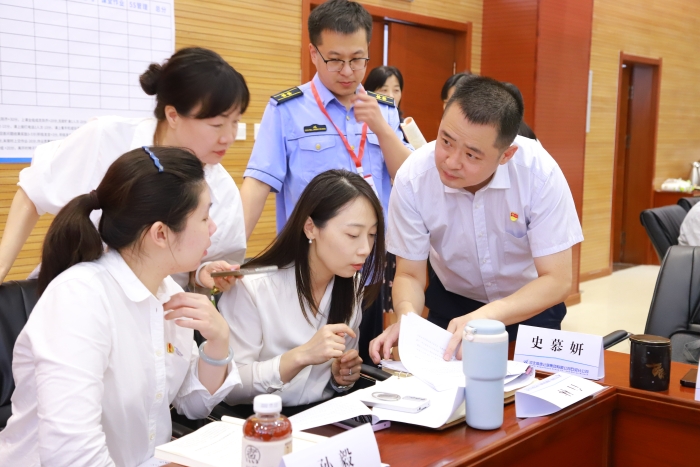 石安分公司举办“支部书记擂台赛”第一期专题辅导 (4)