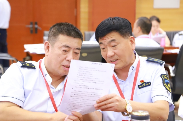 石安分公司举办“支部书记擂台赛”第一期专题辅导 (5)