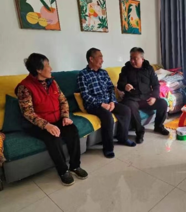 廊坊分公司党委慰问驻村干部家属1