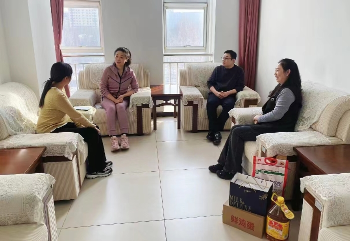 廊坊分公司党委慰问驻村干部家属2