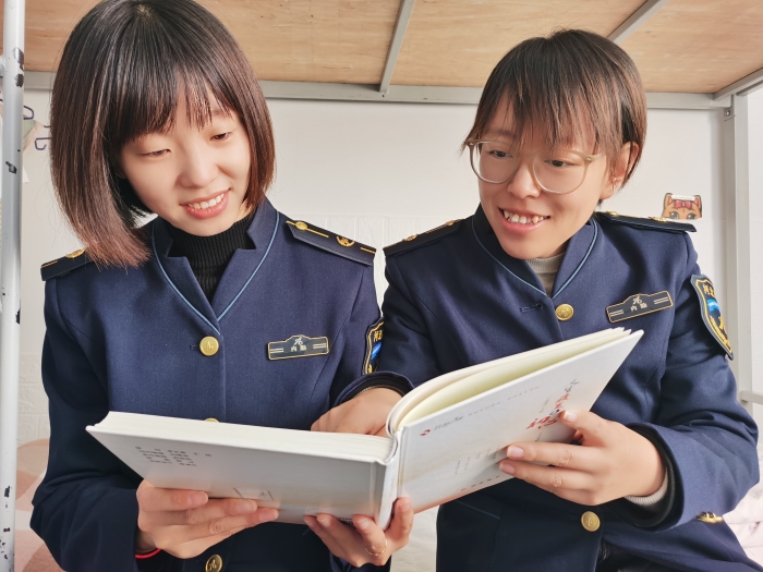 重读一本书%20进步大广人