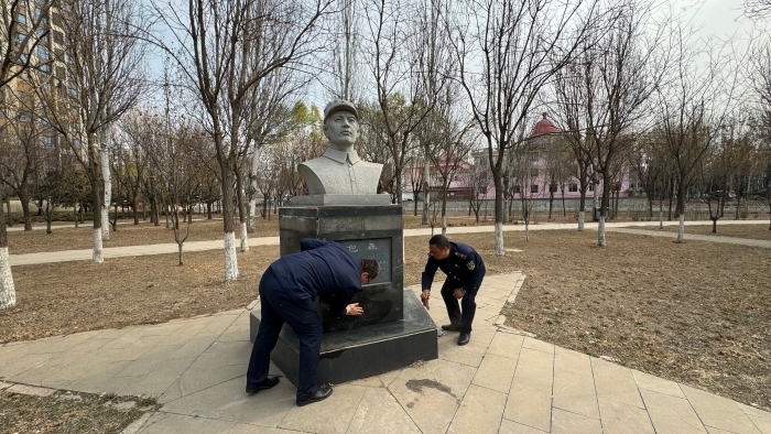 扫墓3