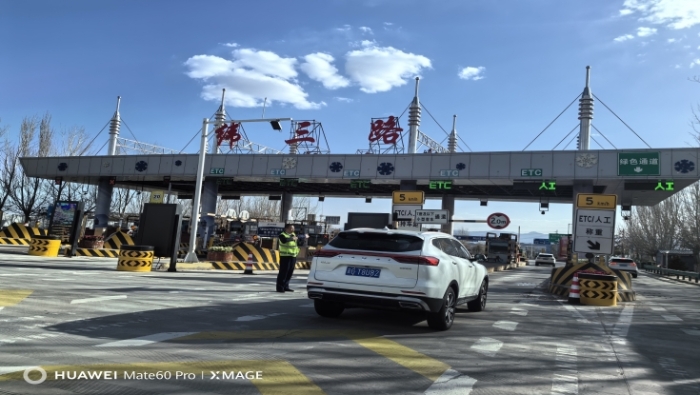 纬三路收费站引车上路实现第一季度新突破2