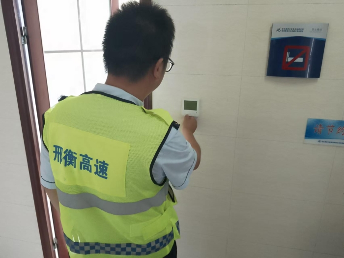 b864b6d0ddd57e48a809ad1c3786b40